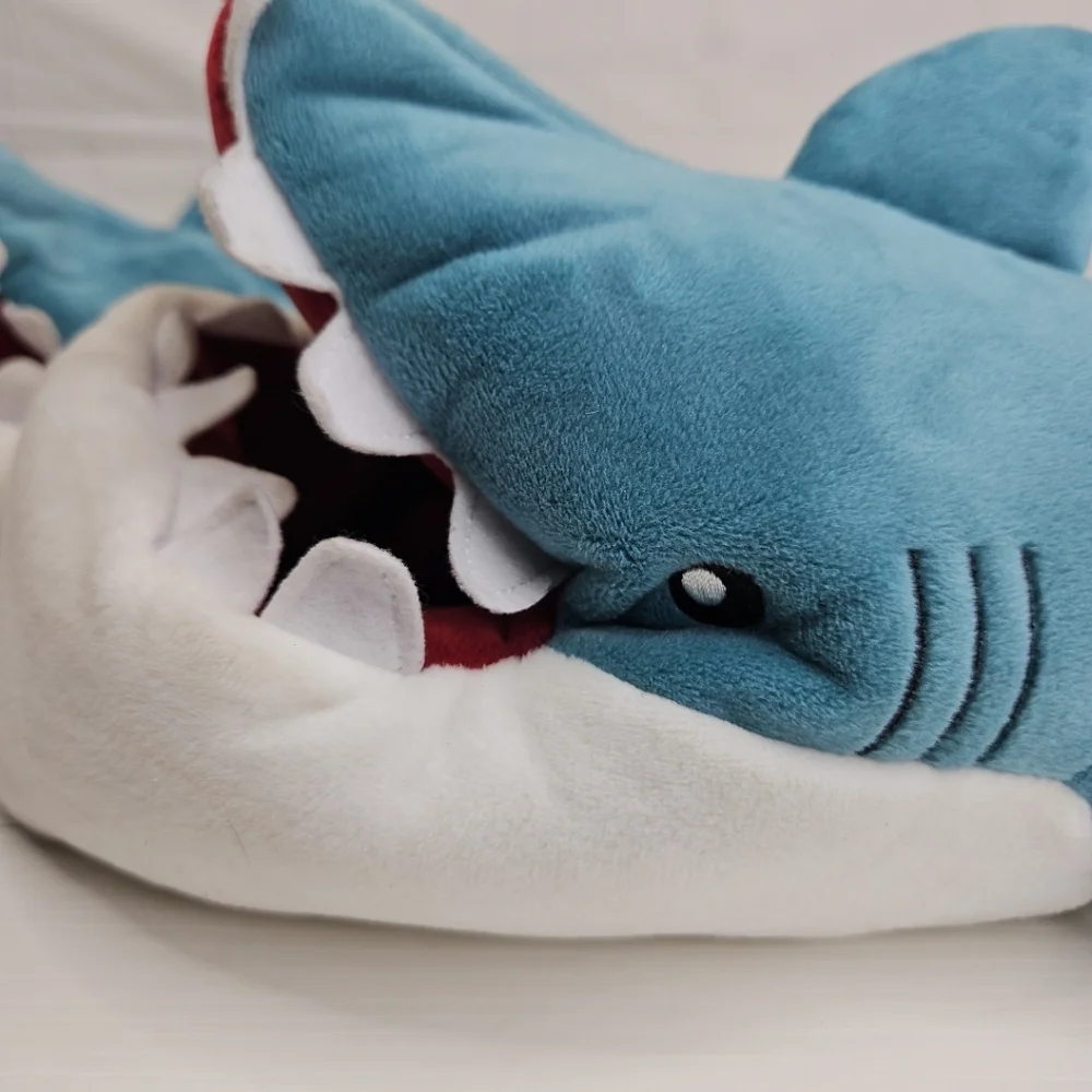 Cat&Jack Knox Shark Ankle Biter Sleepers Blue/white Size XL6